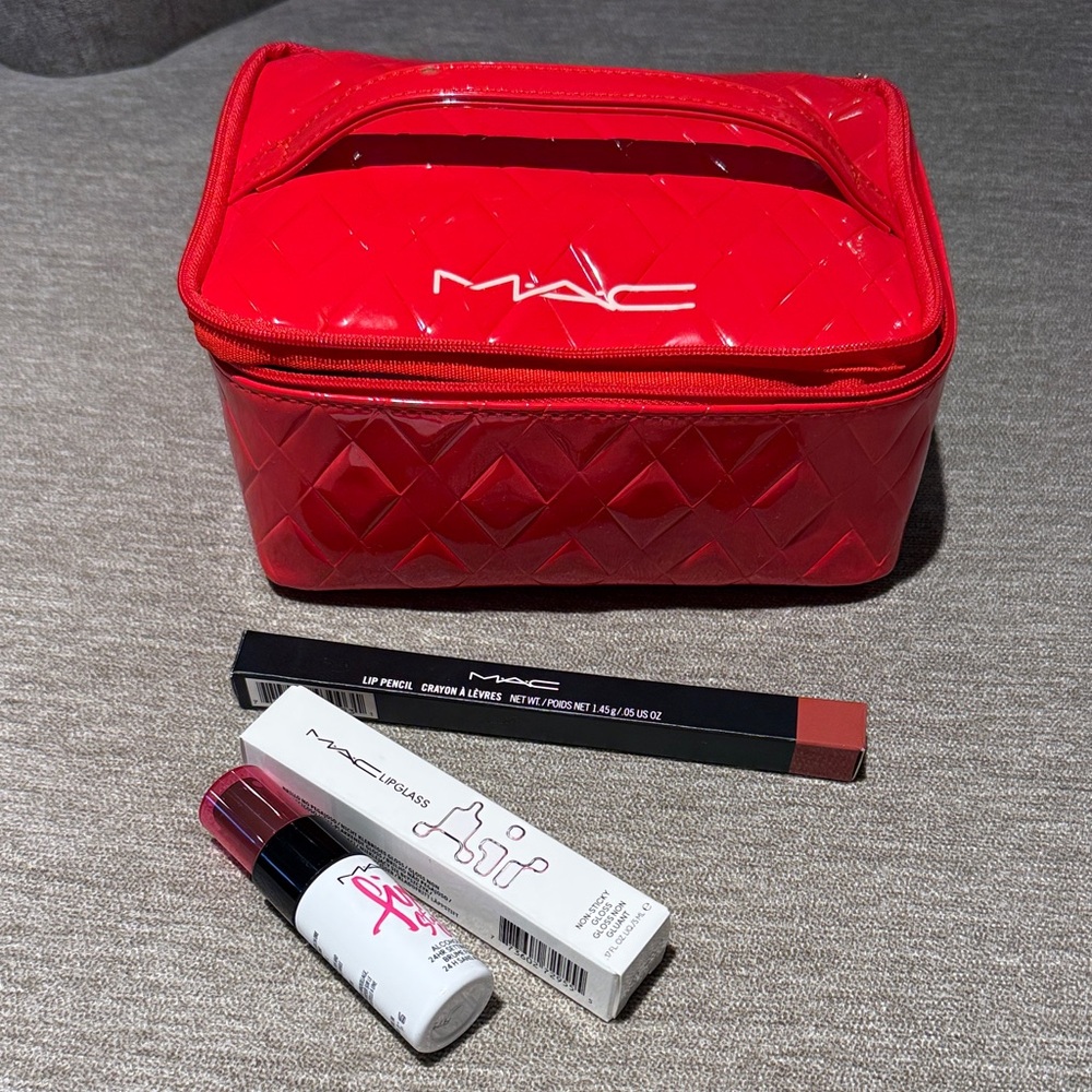 MAC Cosmetics Red Makeup Set